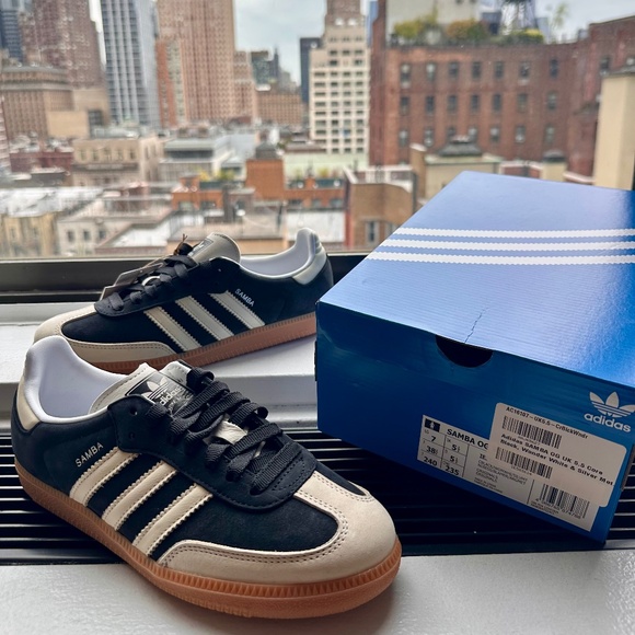 Adidas Samba OG – Core Black / Wonder White / Silver Metallic - Picture 1 of 5
